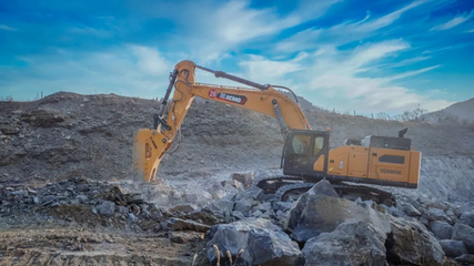 冠軍出征!徐工"王牌大挖"亮相重慶砂石展