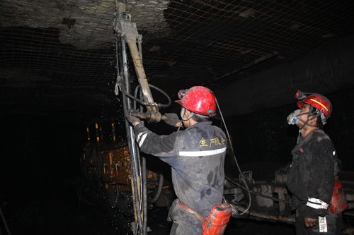 陜北礦業(yè)生產(chǎn)服務(wù)分公司打造技術(shù)創(chuàng)新 新名片